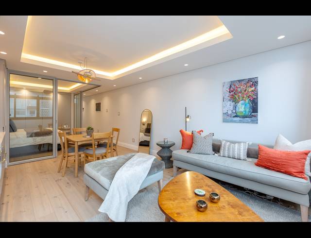 1 BEDROOM APARTMENT SOLD IN MOUILLE POINT